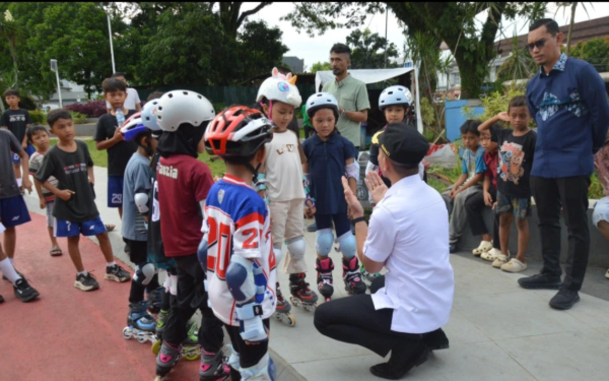 Thumbnail Berita - Bupati Lebak Motivasi Atlet Sepatu Roda, Doakan Sukses di Ajang Bekasi Open