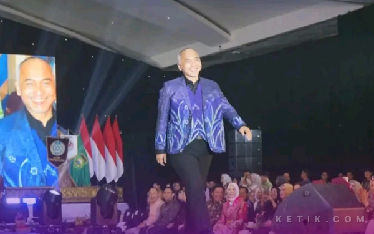 Thumbnail Berita - Ketua TP-PKK Mura Hadiri Fashion Show Sumsel
