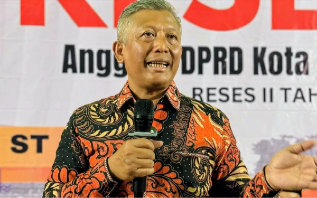 Thumbnail Berita - Anggota DPRD Kota Malang Asmualik Soroti Kesenjangan Kebutuhan Warga dan Program Pemerintah