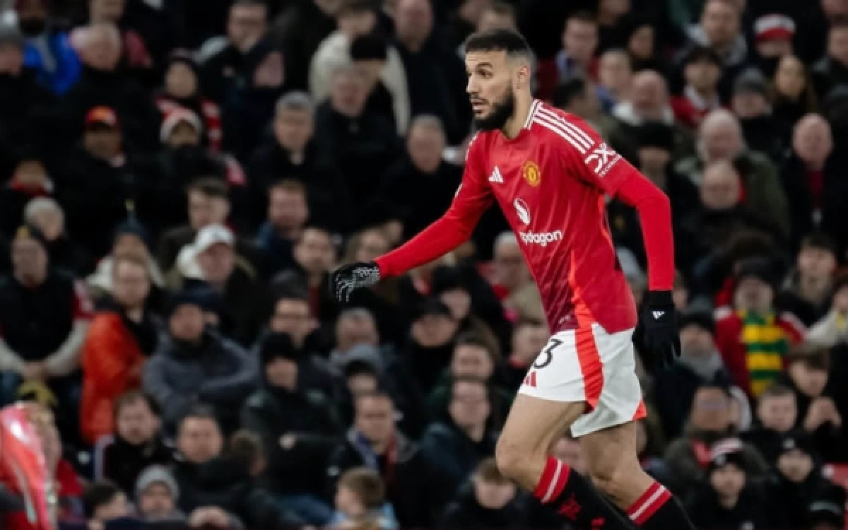 Thumbnail Berita - Noussair Mazraoui Berencana Pensiun Usai Piala Dunia 2026, Ingin Fokus Hafal Al-Qur’an dan Jadi Imam Masjid