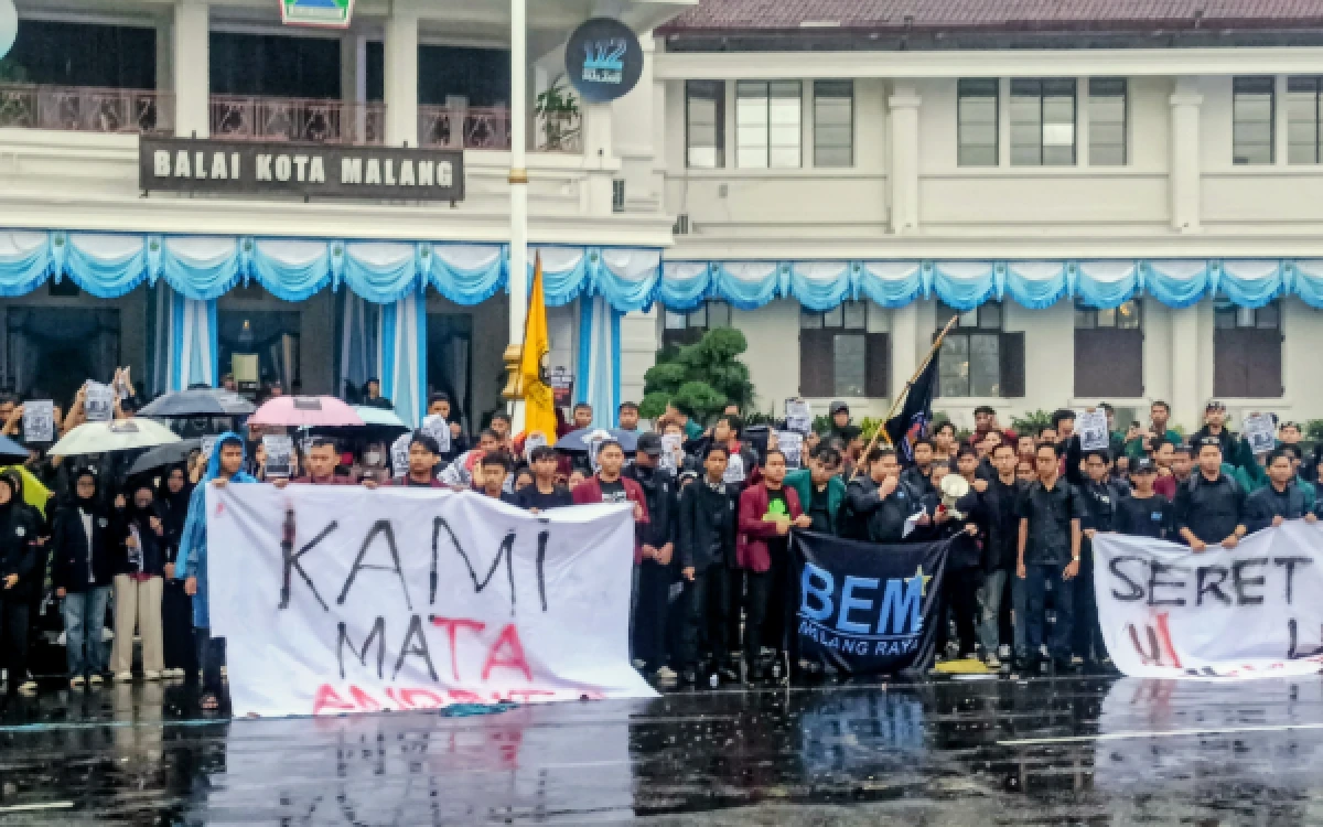 Thumbnail Berita - Kasus Andrie Yunus Picu Aksi Mahasiswa di Malang, Dinilai Jadi Alarm Ancaman Demokrasi