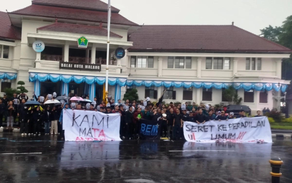 Thumbnail Berita - BEM Malang Raya Demo, Desak Kasus Andrie Yunus Diadili di Peradilan Sipil