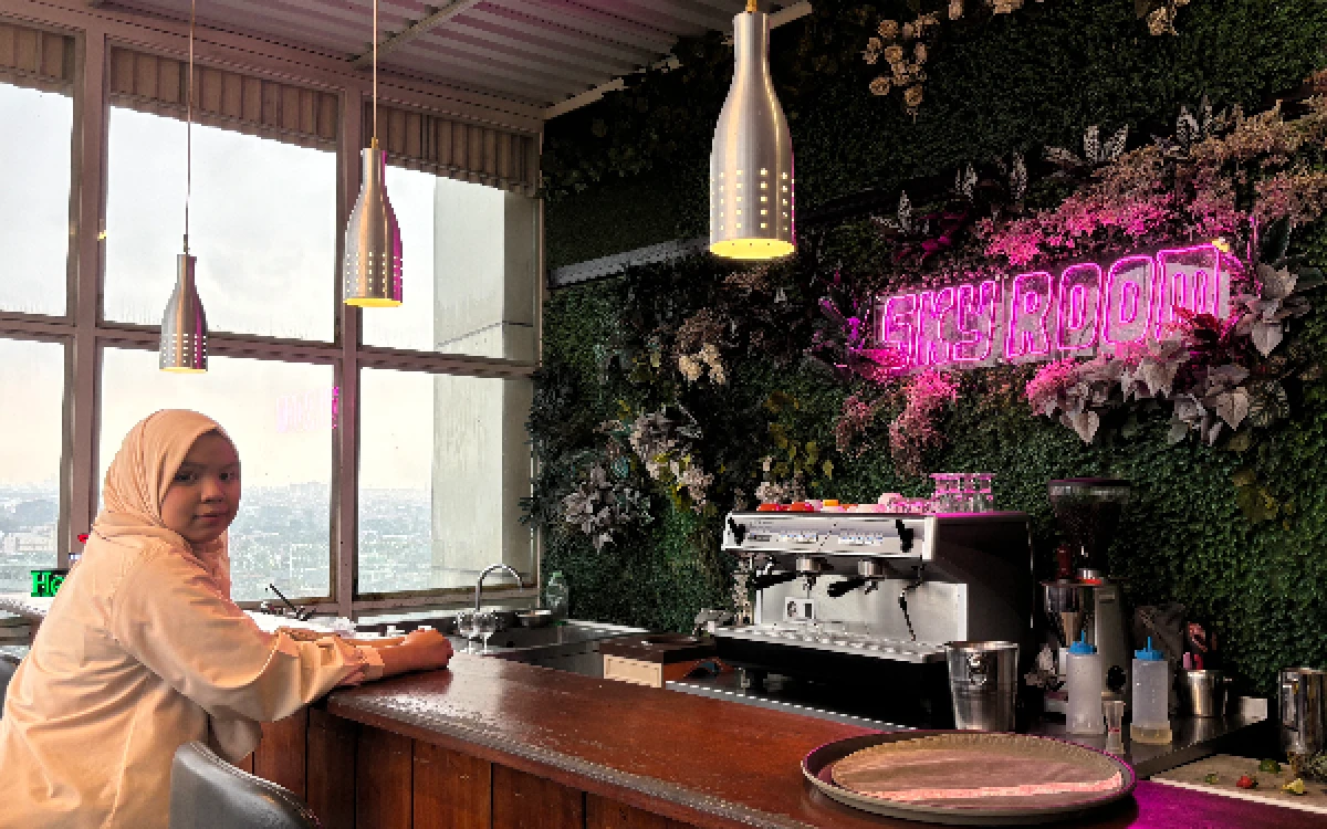 Thumbnail Berita - Skyroom HOTEL THE 1O1 Malang OJ, Cafe Rooftop Favorit Anak Muda dengan View Pegunungan yang Estetik