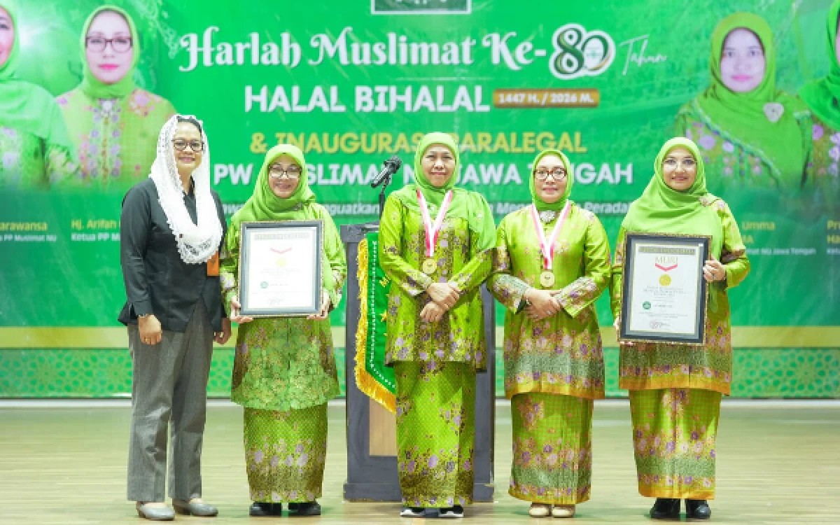 Beranggotakan Profesor Perempuan Terbanyak se-Tanah Air, Muslimat NU Pecahkan 2 Rekor MURI