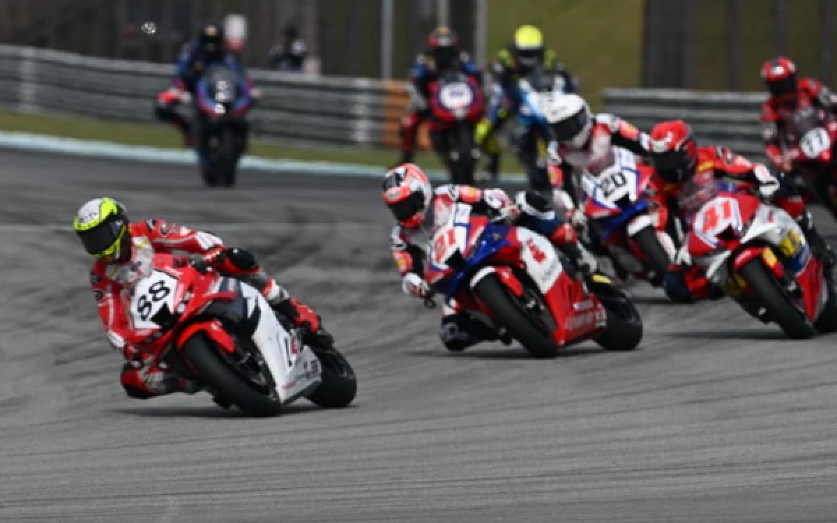 Thumbnail Berita - Adenanta Langsung Curi Perhatian di Race Perdananya di Kelas ASB1000 ARRC Sepang