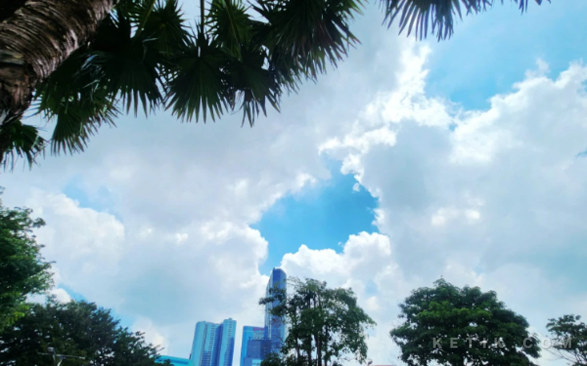 Prakiraan Cuaca Hari Ini 13 April 2026: Jakarta dan Bandung Cerah