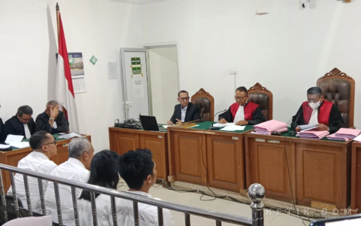 Thumbnail Berita - Eksepsi Mentah, Sidang Kasus Kredit BRI Rp92 Miliar Berlanjut ke Fakta Persidangan