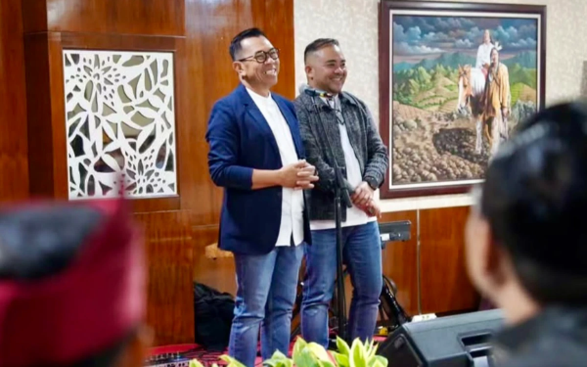Thumbnail Berita - Kompak Bangun Kota Batu! Duet Nurochman–Heli Contoh Harmoni Kepemimpinan di Jawa Timur