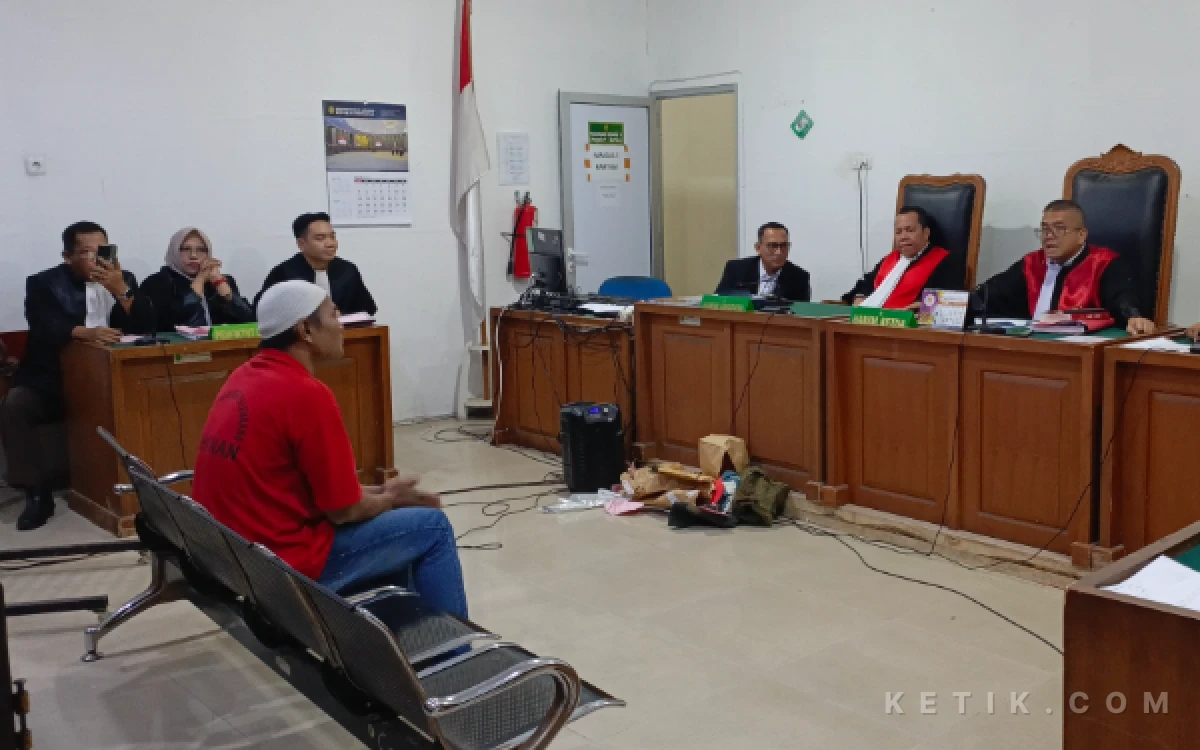 Thumbnail Berita - Sidang Pembunuhan di PN Palembang, Istri Korban Ungkap Detik-Detik Joko Samara Ditemukan Tak Bernyawa