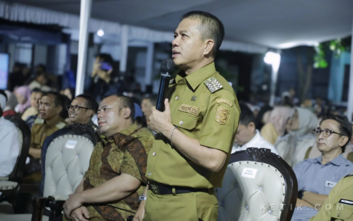 Thumbnail Berita - Bupati Bandung Sampaikan Keluhan Warga Soal SLIK, Menteri PKP Langsung Beri Solusi KUR Perumahan