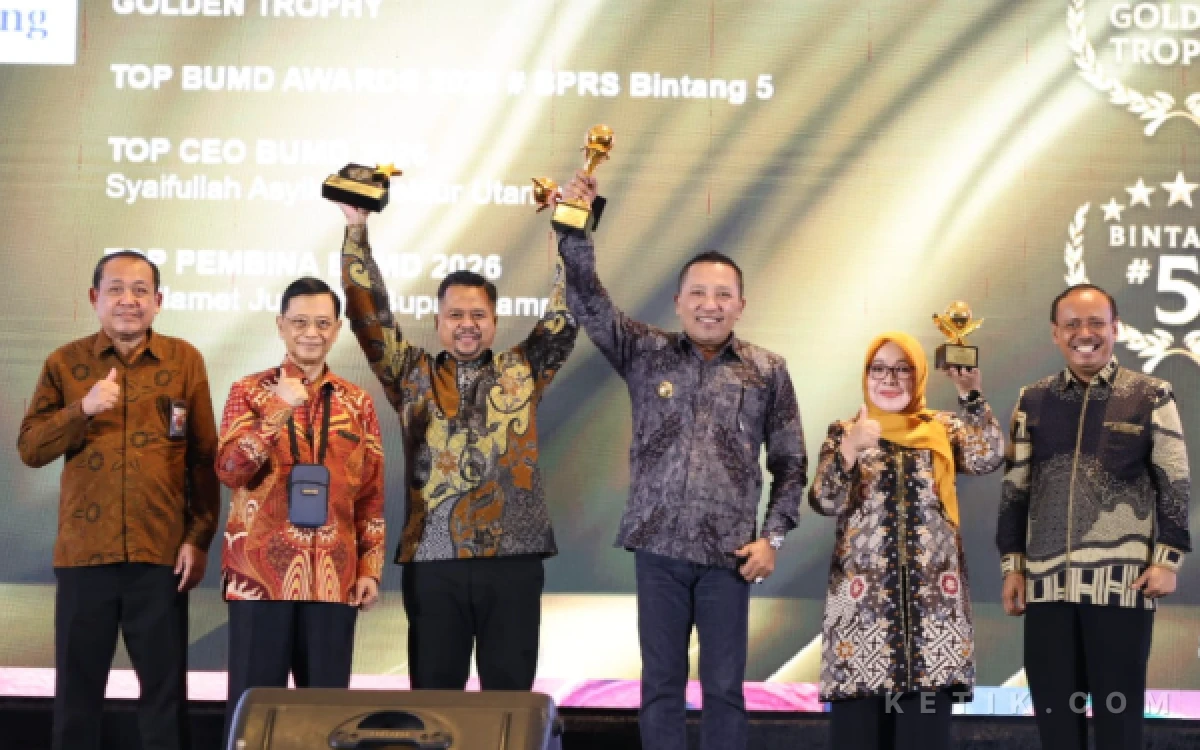 Thumbnail Berita - Bank Sampang Raih TOP BUMD Awards 2026 Bintang 5 dan Golden Trophy
