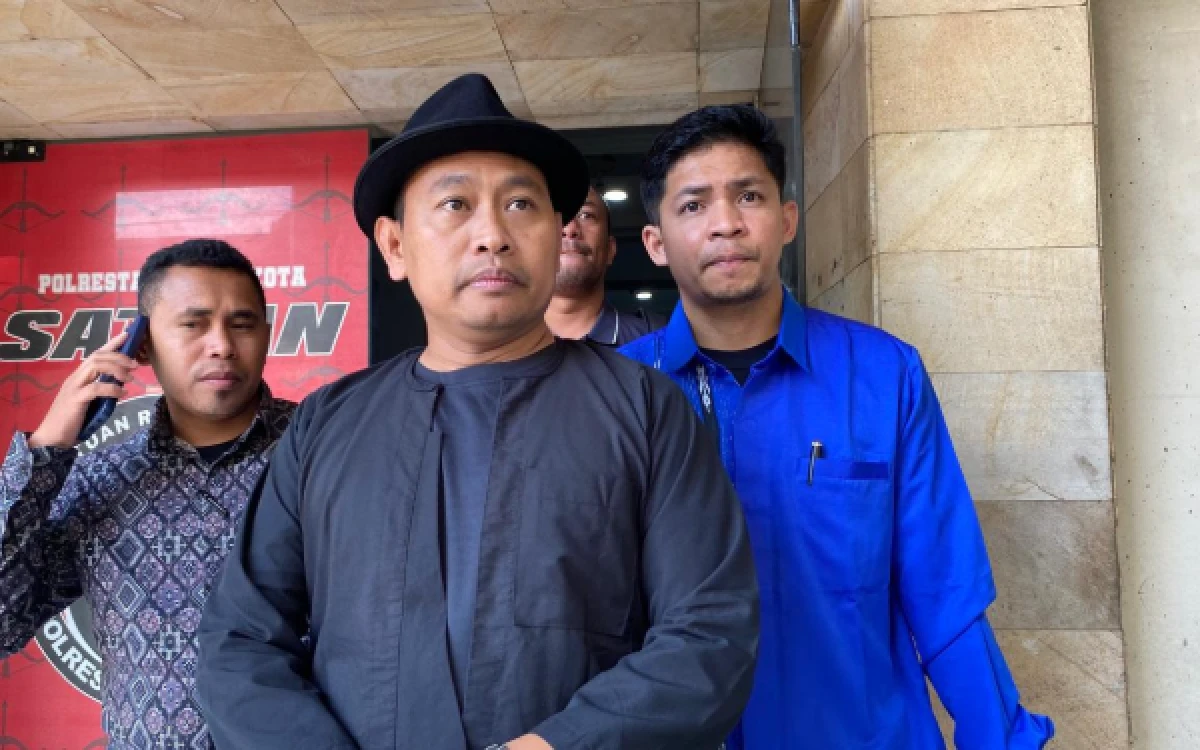 Thumbnail Berita - Sampaikan Belasungkawa, Mantan Pengacara Sahara Akui Kaget Saat Terima Kabar Yai Mim Meninggal