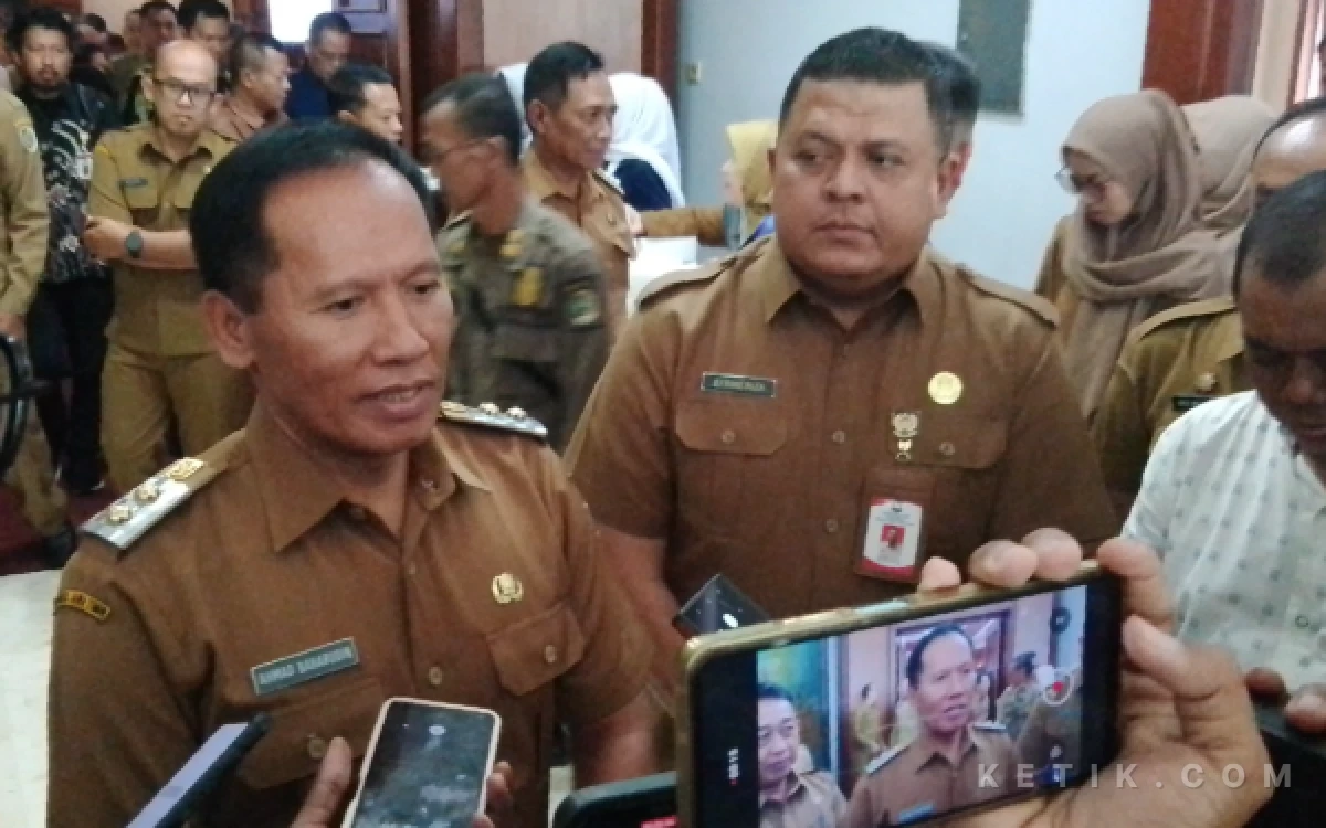 Thumbnail Berita - Pasca OTT KPK Kemendagri Turun Gunung ke Tulungagung, Pastikan Pelayanan Tak Lumpuh