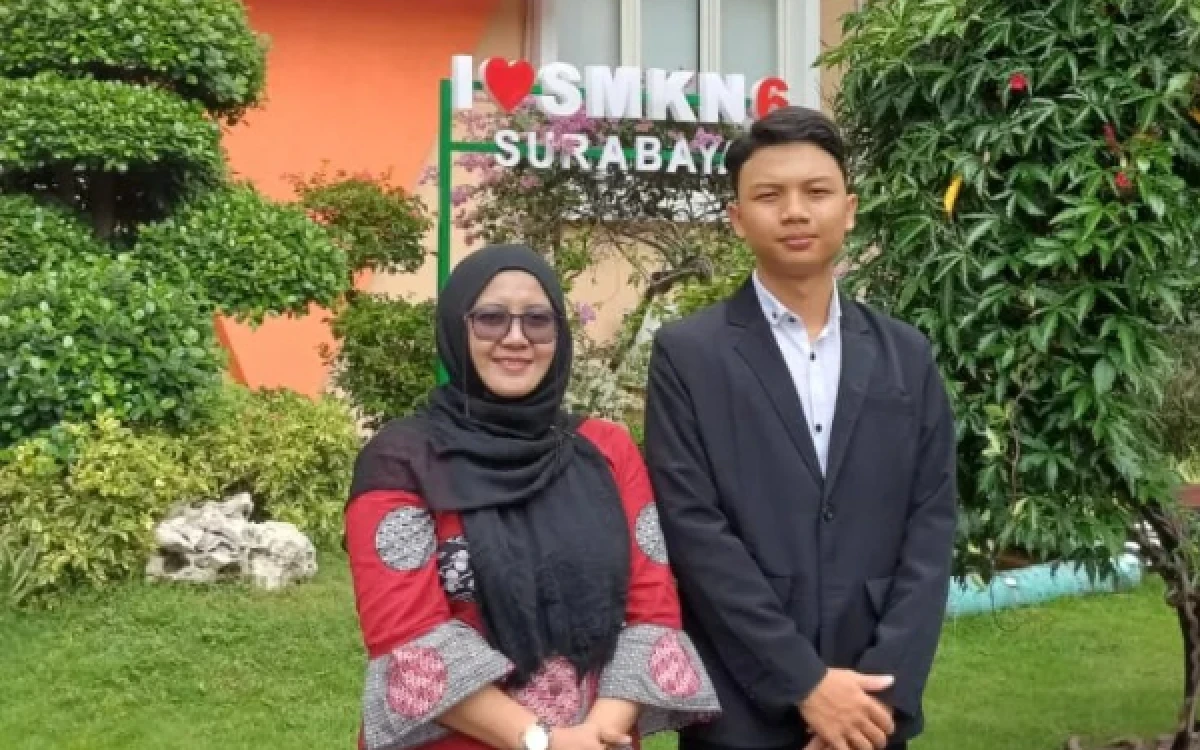 Thumbnail Berita - Tak Hanya Jago IT dan Desain Grafis, SMKN 4 Malang Juara 2 Hotel Reception LKS Jatim