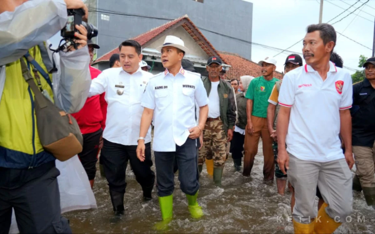Thumbnail Berita - Bupati Bandung Pastikan Penanganan Banjir Berjalan Optimal, BNPB Segera Tinjau Titik Rawan