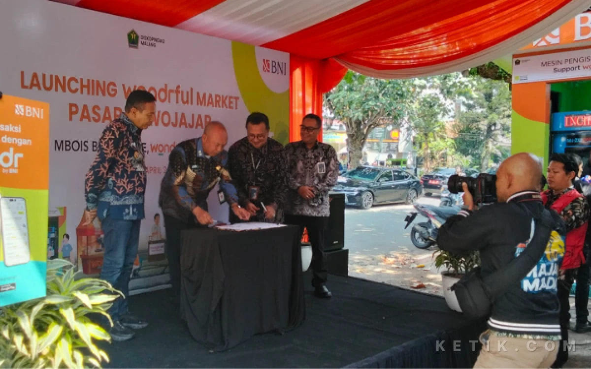 Thumbnail Berita - Diresmikan Wahyu Hidayat, Pasar Sawojajar Kota Malang Resmi Naik Kelas Menjadi Pasar Modern