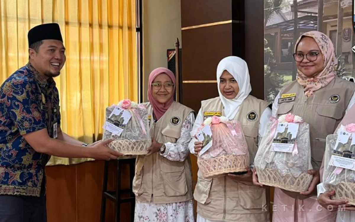 Thumbnail Berita - Tiga Nakes RSSA Malang Kawal Jemaah Haji, Antisipasi Cuaca Ekstrem dan Lansia