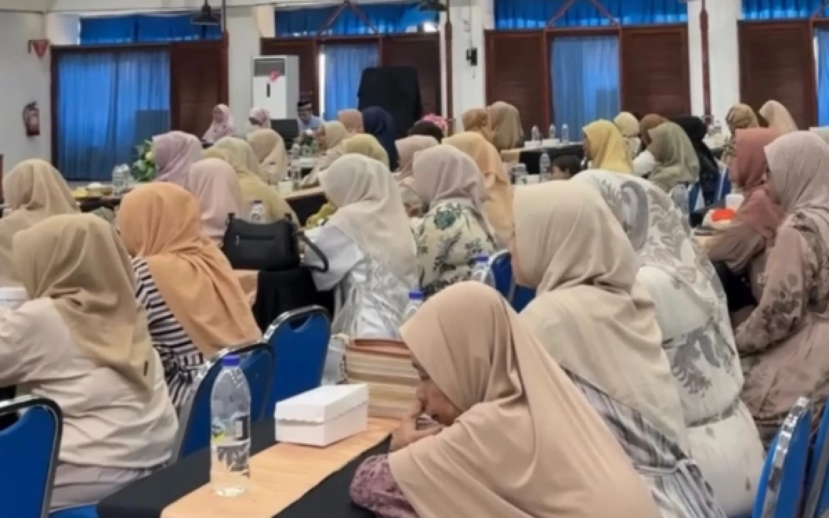 Thumbnail Berita - Pererat Tali Persaudaraan, DWP PAM Surya Sembada Surabaya Gelar Halalbihalal