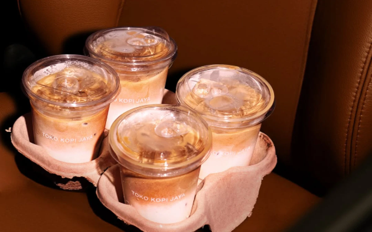 Thumbnail Berita - Racikannya Bikin Ketagihan, Toko Kopi Jaya Jadi Spot Favorit Pecinta Kopi di Kota Malang