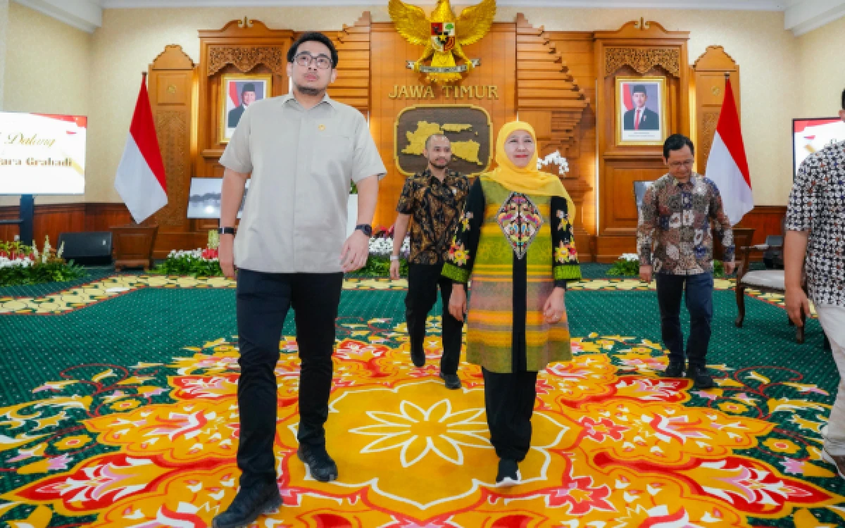 Thumbnail Berita - Sinkronkan Program Presiden, Gubernur Khofifah Perkuat UMKM Jatim Adaptif di Era AI