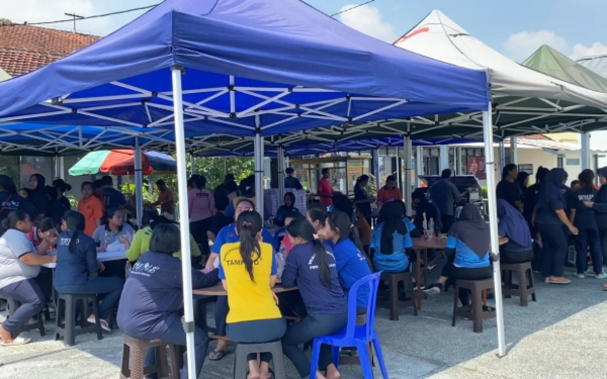 Thumbnail Berita - Inovasi Humanis! Lapas Perempuan Malang Sajikan Sensasi Makan Ala Pujasera untuk Warga Binaan