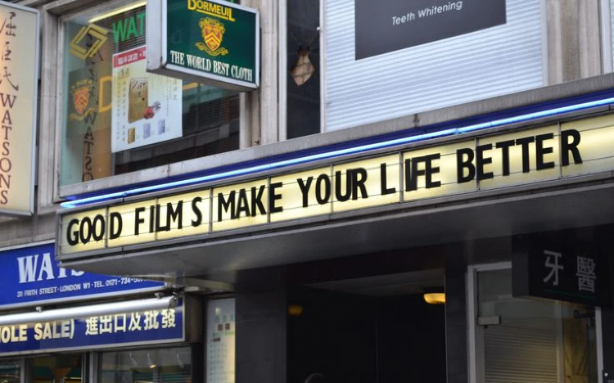 Thumbnail Berita - Ini 5 Rekomendasi Film Komedi Indonesia Populer, Dijamin Bikin Ngakak!