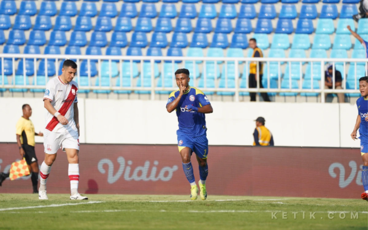 Thumbnail Berita - Gabriel Silva Cetak Brace, Arema FC Kalahkan Persis Solo 2-0