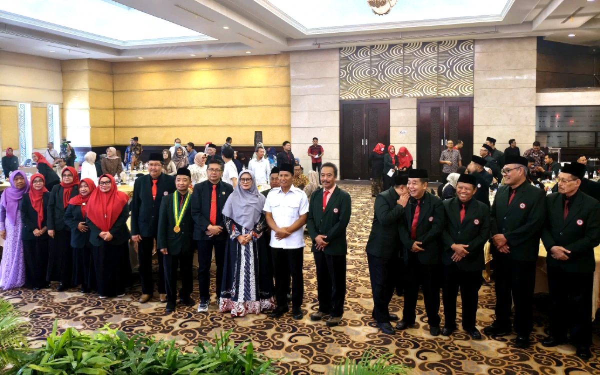 Thumbnail Berita - Lantik Pengurus IDI 2025–2028, Plt Bupati Tulungagung Titipkan Beberapa Poin Prioritas