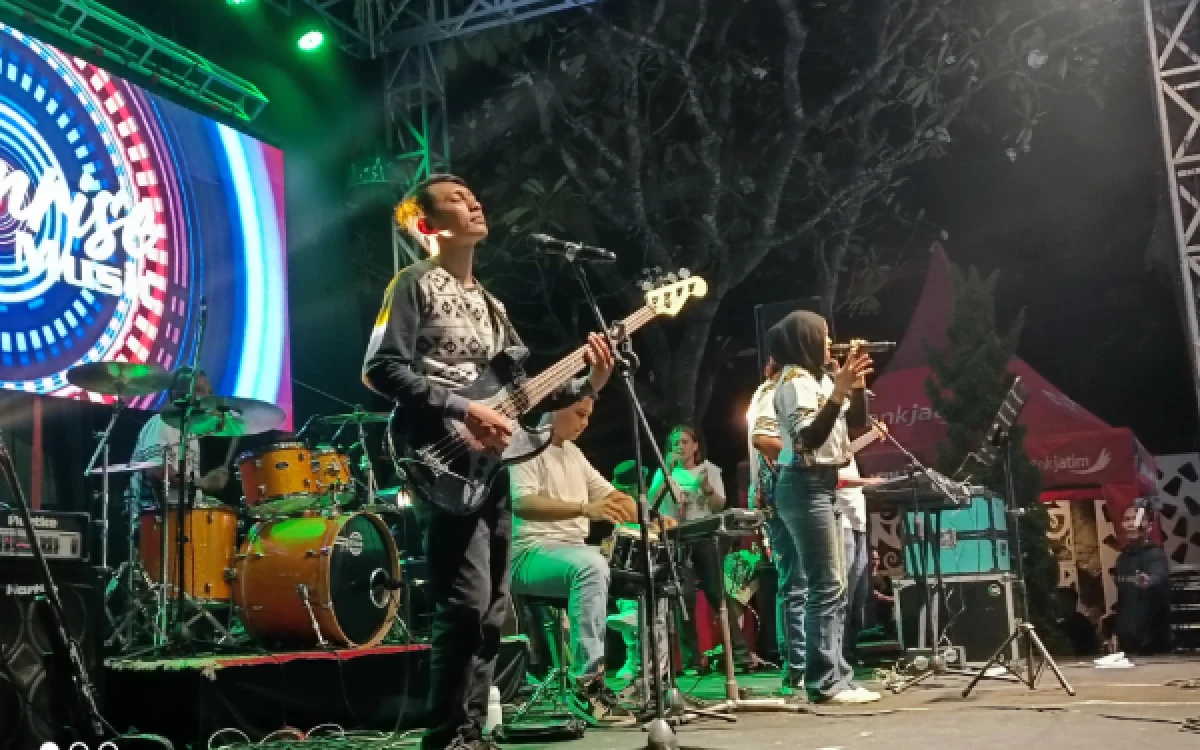 Thumbnail Berita - Merayakan Harmoni di Titik Nol, Plt. Bupati Tulungagung Dorong Musik Jadi Kekuatan Ekonomi Kreatif