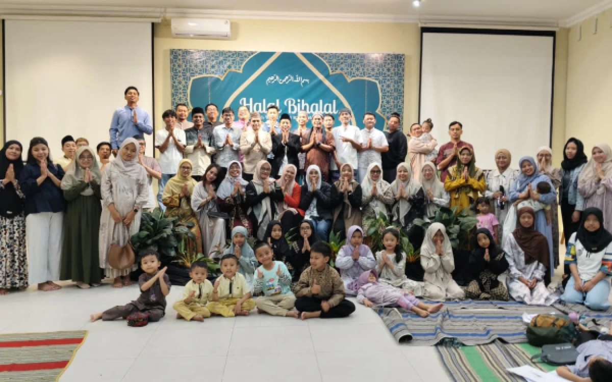 Thumbnail Berita - Perkuat Silaturahmi, RT 05 RW 13 Kelurahan Merjosari Gelar Halalbihalal Idulfitri 1447 H