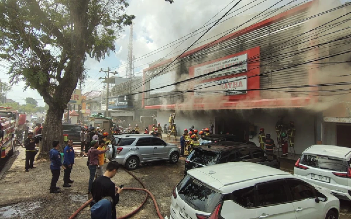 Thumbnail Berita - Kebakaran Saat Ibadah! Gedung 3 Lantai Gereja Maranatha Palembang Dilalap Api