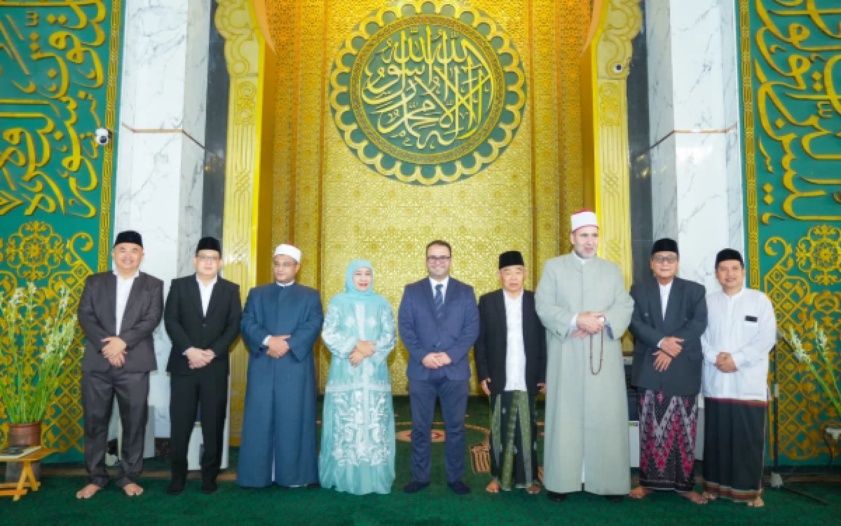 Thumbnail Berita - Khofifah Bahas Kerja Sama Sister Province Jatim–Alexandria, Fokus Perdagangan dan Pendidikan