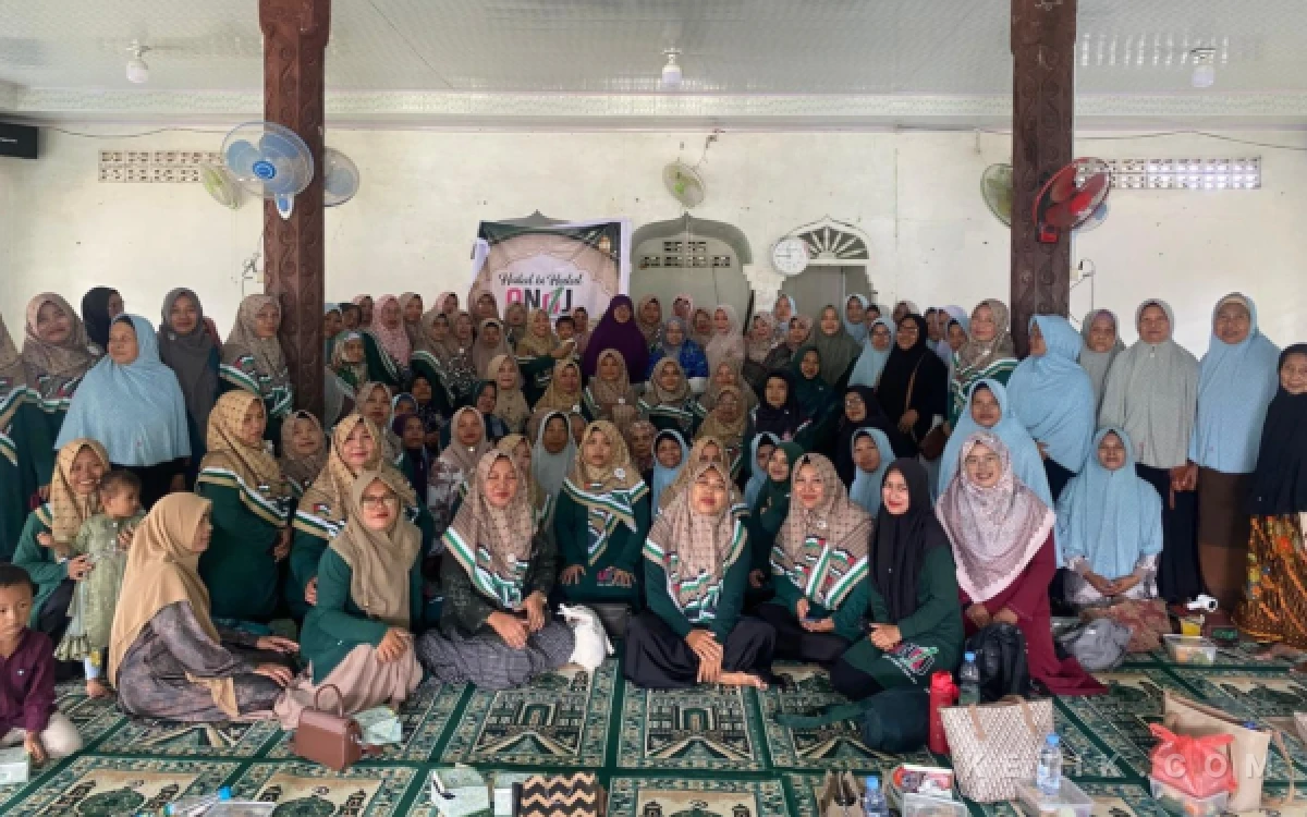 Thumbnail Berita - Pererat Silaturahmi, Hj Umi Maimah Hadiri Halalbihalal Komunitas Perempuan Mengaji