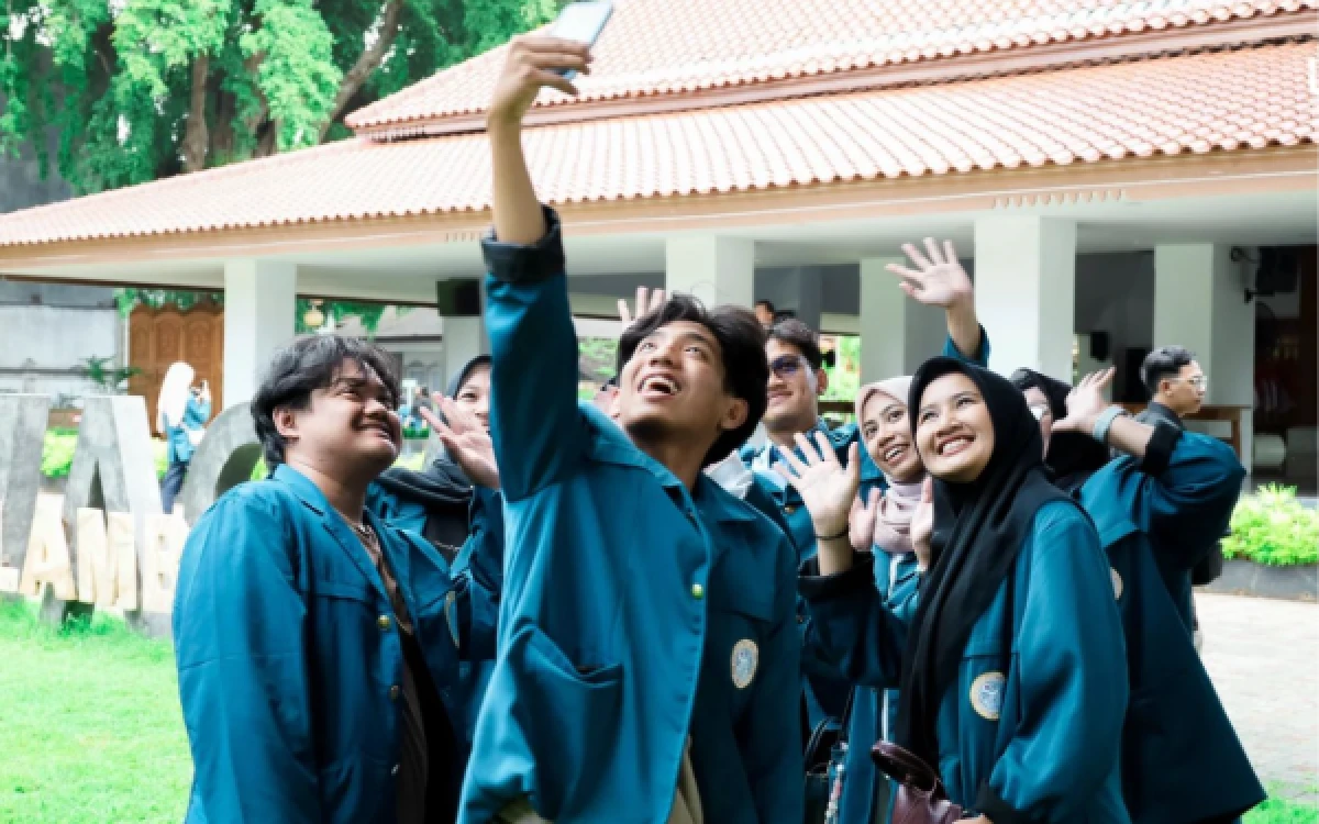 Thumbnail Berita - Lengkap! Unair Umumkan 12 Jalur Prestasi 2026, Cek Syarat dan Peluang Bebas UKT