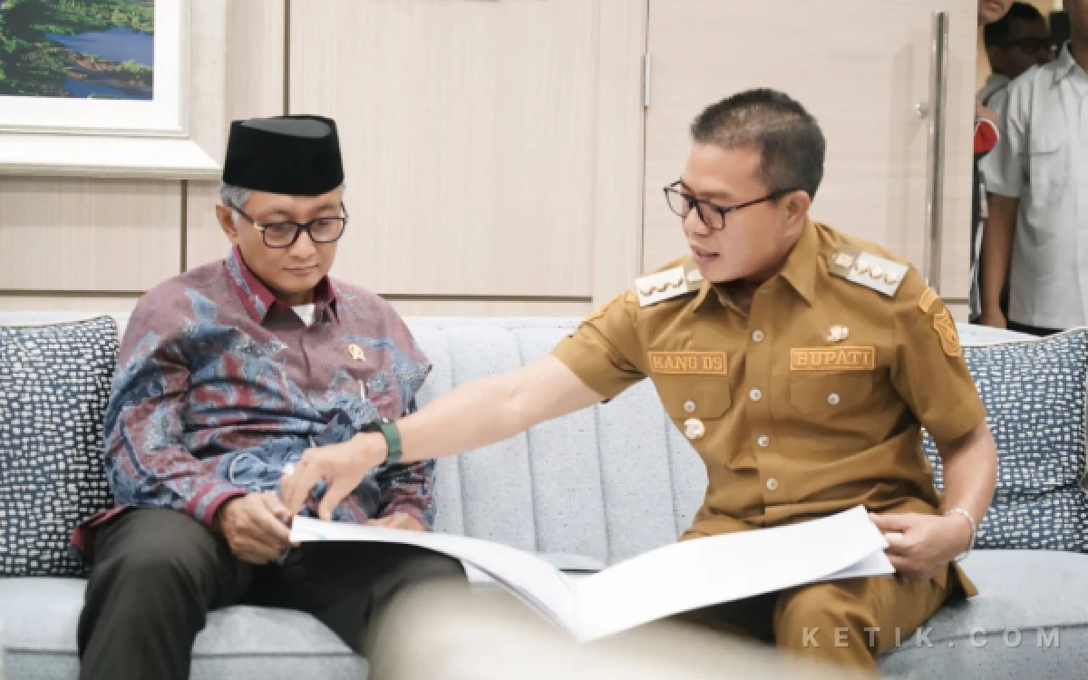 Thumbnail Berita - Berkat Atensi DPR RI, Usulan Prioritas Bupati KDS untuk Tangani Banjir Kabupaten Bandung Disambut Menteri PUPR