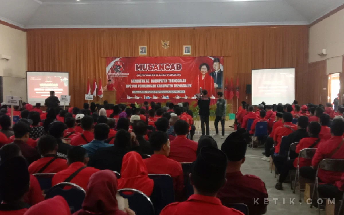 Thumbnail Berita - PDIP Trenggalek Gelar Musancab, Gen Z Jadi Titik Sasar di Kepengurusan