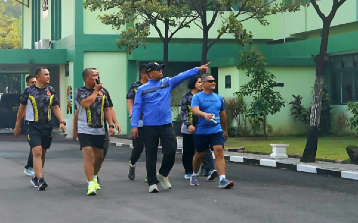 Thumbnail Berita - Langkah Sehat Danrem 084/Bhaskara Jaya, Momentum Pererat Kebersamaan Prajurit