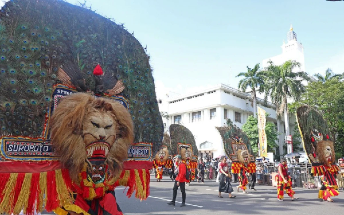 Thumbnail Berita - Ludruk dan Reog Kian Bersinar di Surabaya, Dukungan Pemkot Jadi Kunci Pelestarian