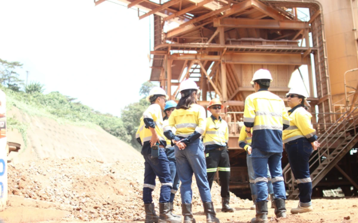 Thumbnail Berita - Tak Banyak Orang Tahu Ternyata 20 Karyawan PT BSI adalah Perempuan