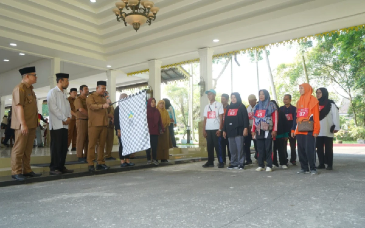 Thumbnail Berita - Jelang Keberangkatan, 247 Calon Jemaah Haji Asahan Jalani Tes Kebugaran