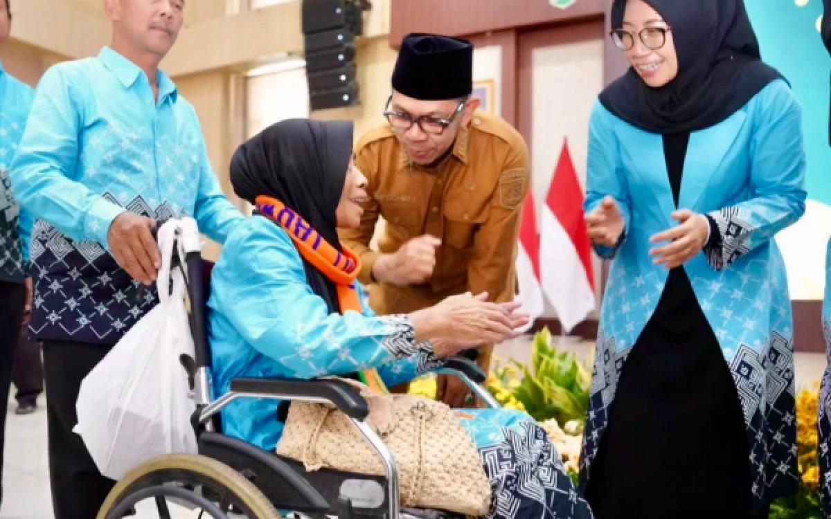 Thumbnail Berita - Cak Nur Berangkat Haji, Mas Heli Ditunjuk Jadi Plt Wali Kota Batu 42 Hari