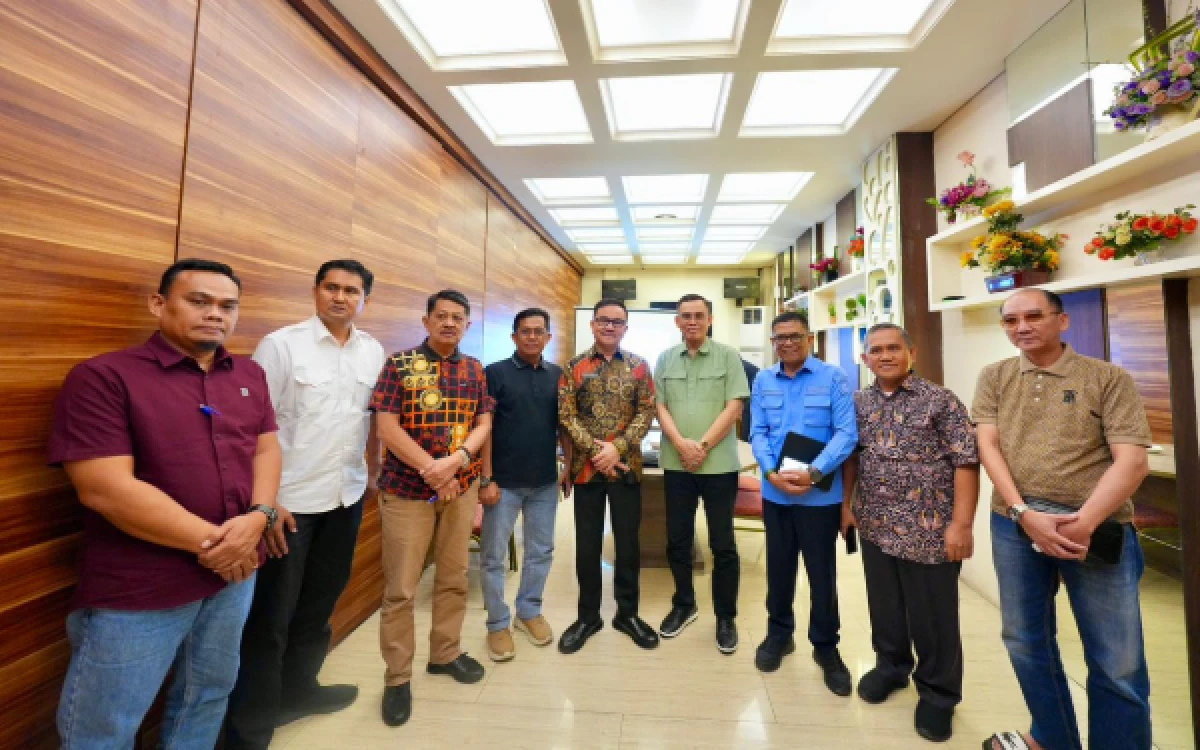 Thumbnail Berita - Sekda Sulsel Jufri Rahman Jadi Ketua Pansel Seleksi Direktur Perumda Tirta Mangkaluku Palopo