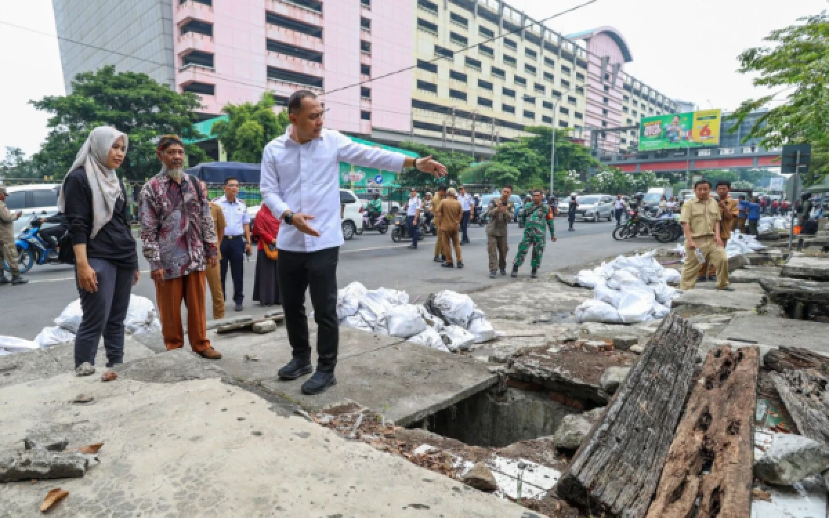Thumbnail Berita - Urai Macet Parah di Wonokromo, Pemkot Surabaya Lebarkan Jalan dan Tata Kawasan