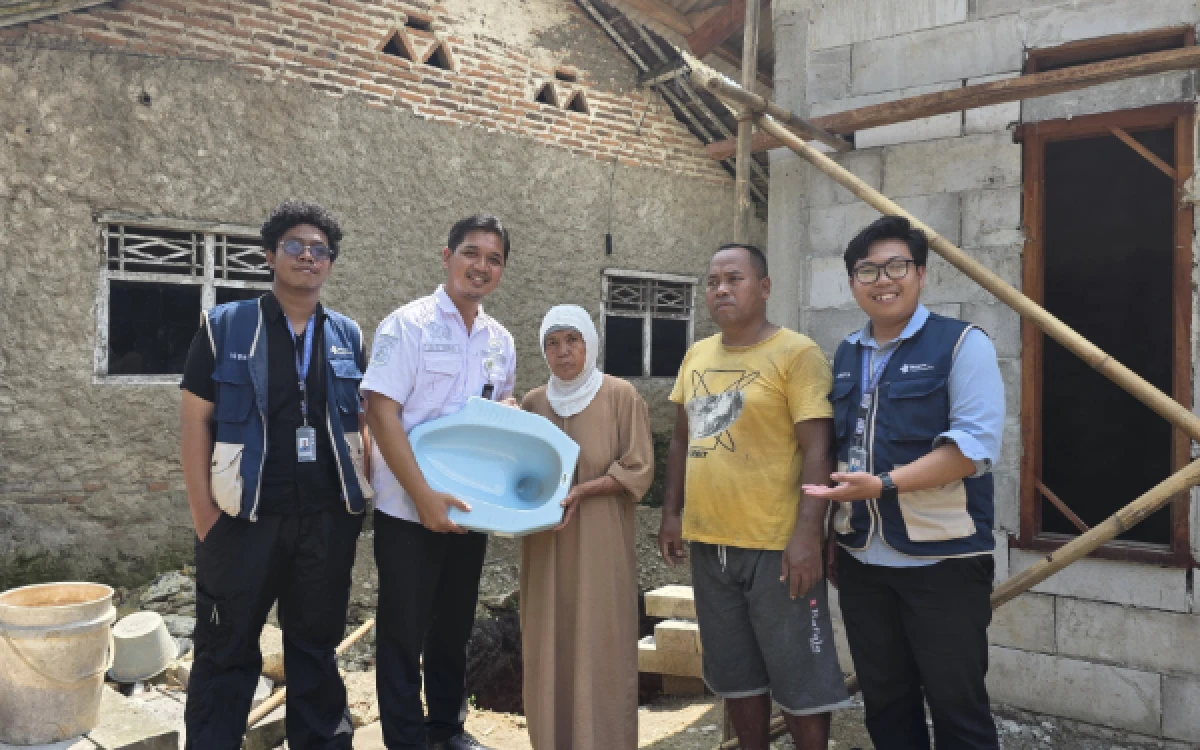 Thumbnail Berita - Puskesmas Maja Salurkan Bantuan Jamban Sehat, Dorong Percepatan Desa ODF