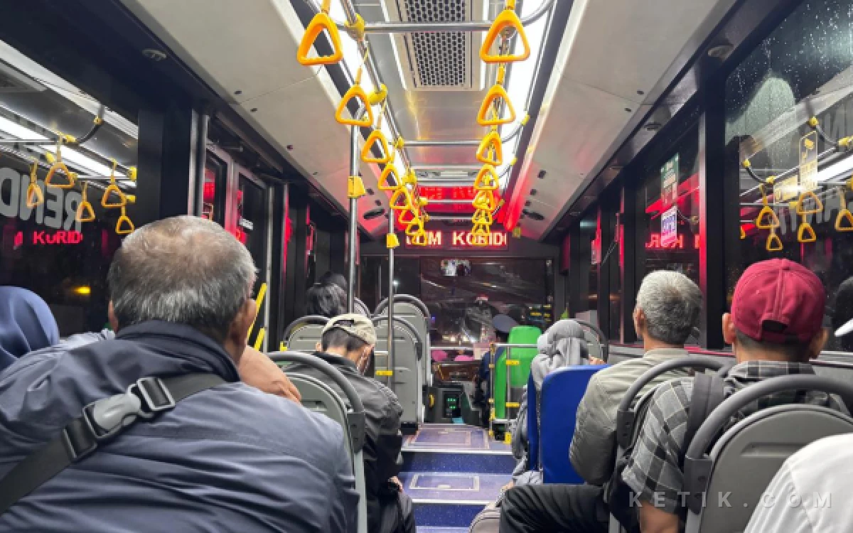 Menahan Nafsu Makan, Menikmati Roti Sembunyi-Sembunyi hingga 10 Menit Waktu Berbuka Puasa