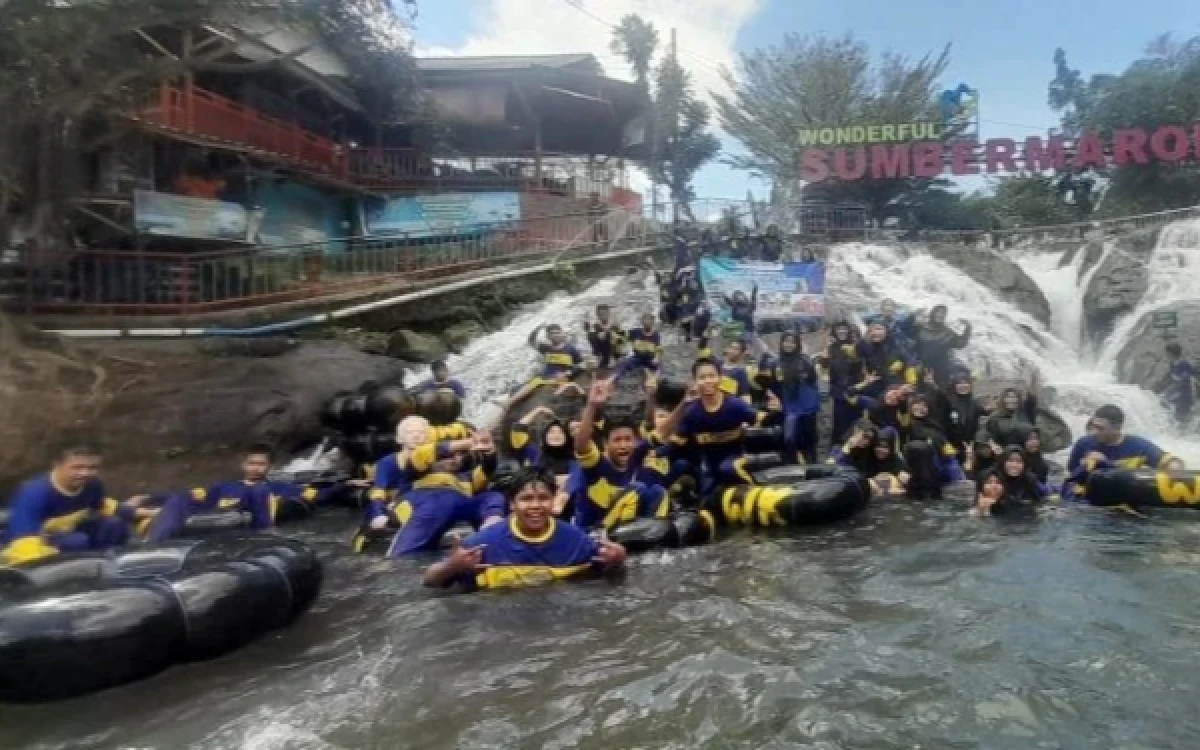 Thumbnail Berita - Napak Tilas di Sumber Air hingga Museum di Malang, Cara Siswa SMP Muhammadiyah 3 Surabaya Rayakan Hari Kartini
