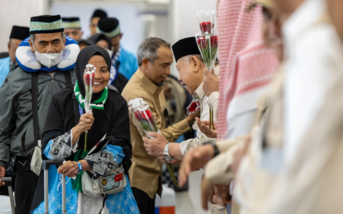 Thumbnail Berita - Hari Keempat! Sudah 40 Kloter Diberangkatkan Ke Tanah Suci, 9.884 Jemaah Tiba di Madinah