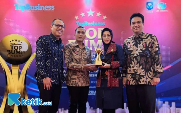 Thumbnail Perumda Delta Tirta Raih TOP BUMD 2025, Bupati Sidoarjo Subandi TOP Pembina BUMD