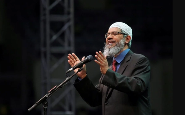 Thumbnail Dijuluki ‘Deedat Plus’, Siapa Sebenarnya Zakir Naik?