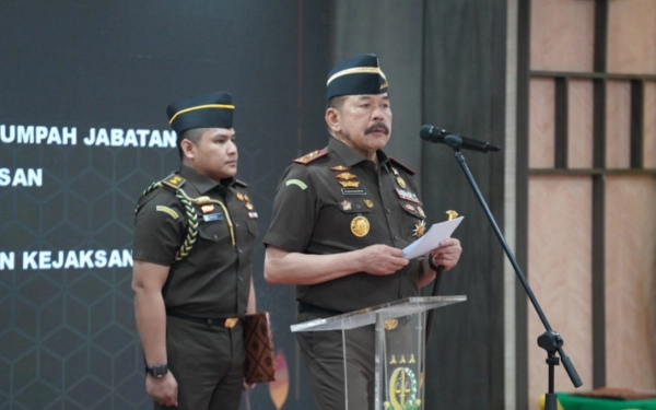 Thumbnail Berita - Jaksa Agung Ganti 30 Kepala Kejaksaan Negeri, Termasuk 3 Kajari yang Bermasalah